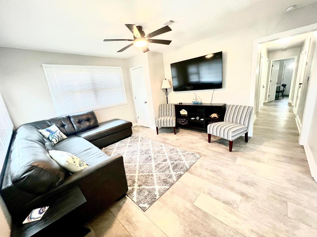 4/2 Home Close To Beach, Centrally Located! Gulfport Exterior foto